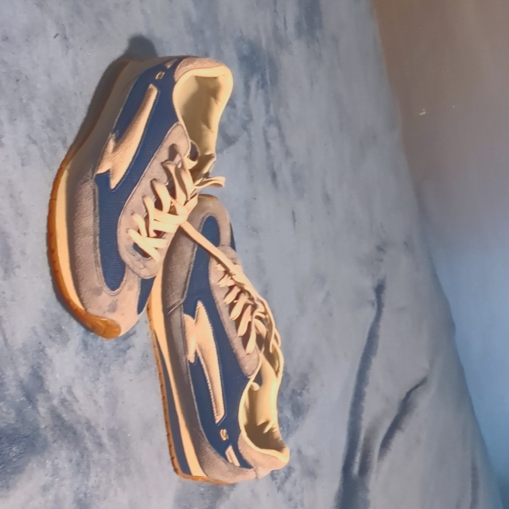 Retro 90's sketchers